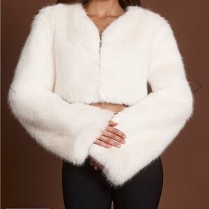 Almerinda  White Faux Fur Bolero by Oh Polly size XS